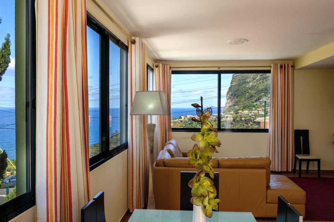 Hôtel Guestready - Hikers Haven à São Roque do Faial Extérieur photo