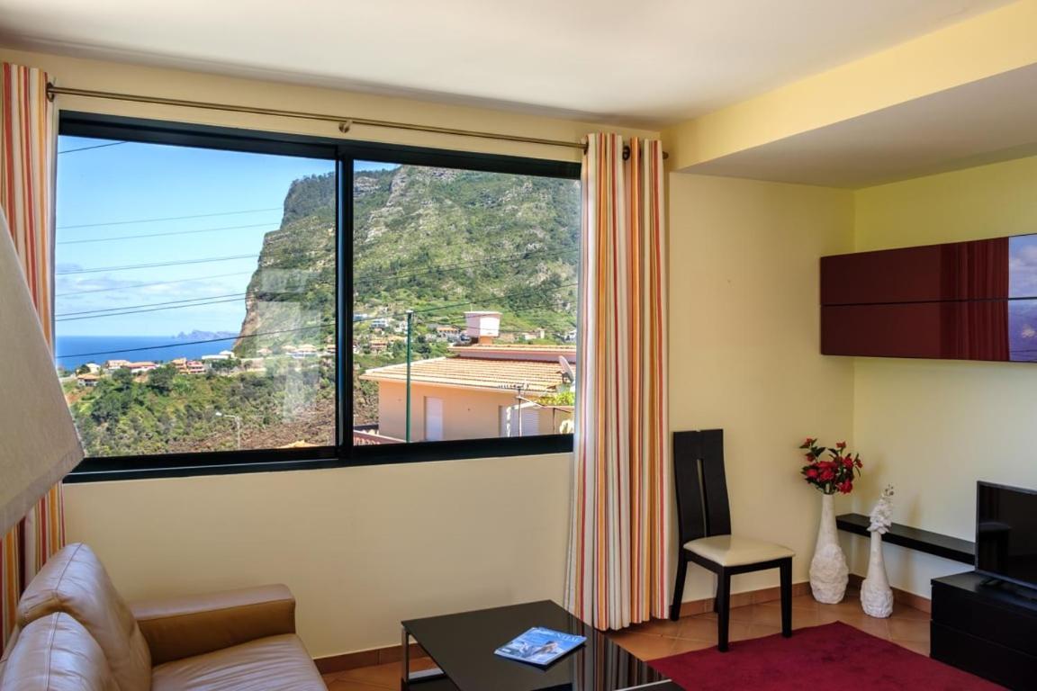 Hôtel Guestready - Hikers Haven à São Roque do Faial Extérieur photo