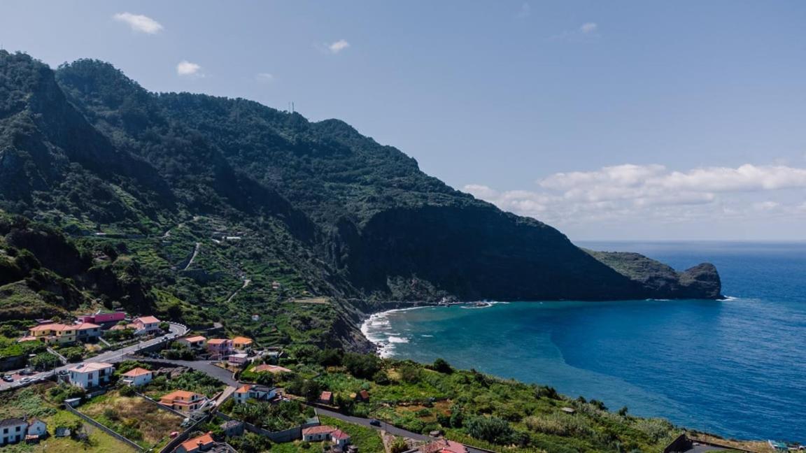 Hôtel Guestready - Hikers Haven à São Roque do Faial Extérieur photo