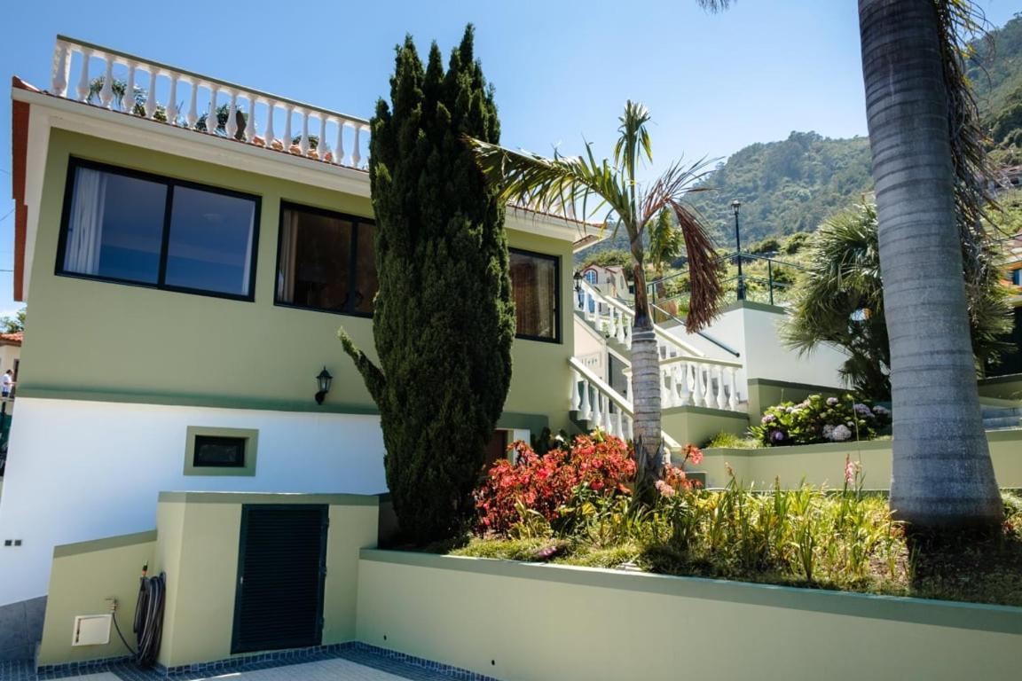 Hôtel Guestready - Hikers Haven à São Roque do Faial Extérieur photo