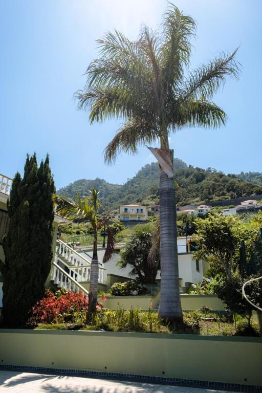 Hôtel Guestready - Hikers Haven à São Roque do Faial Extérieur photo