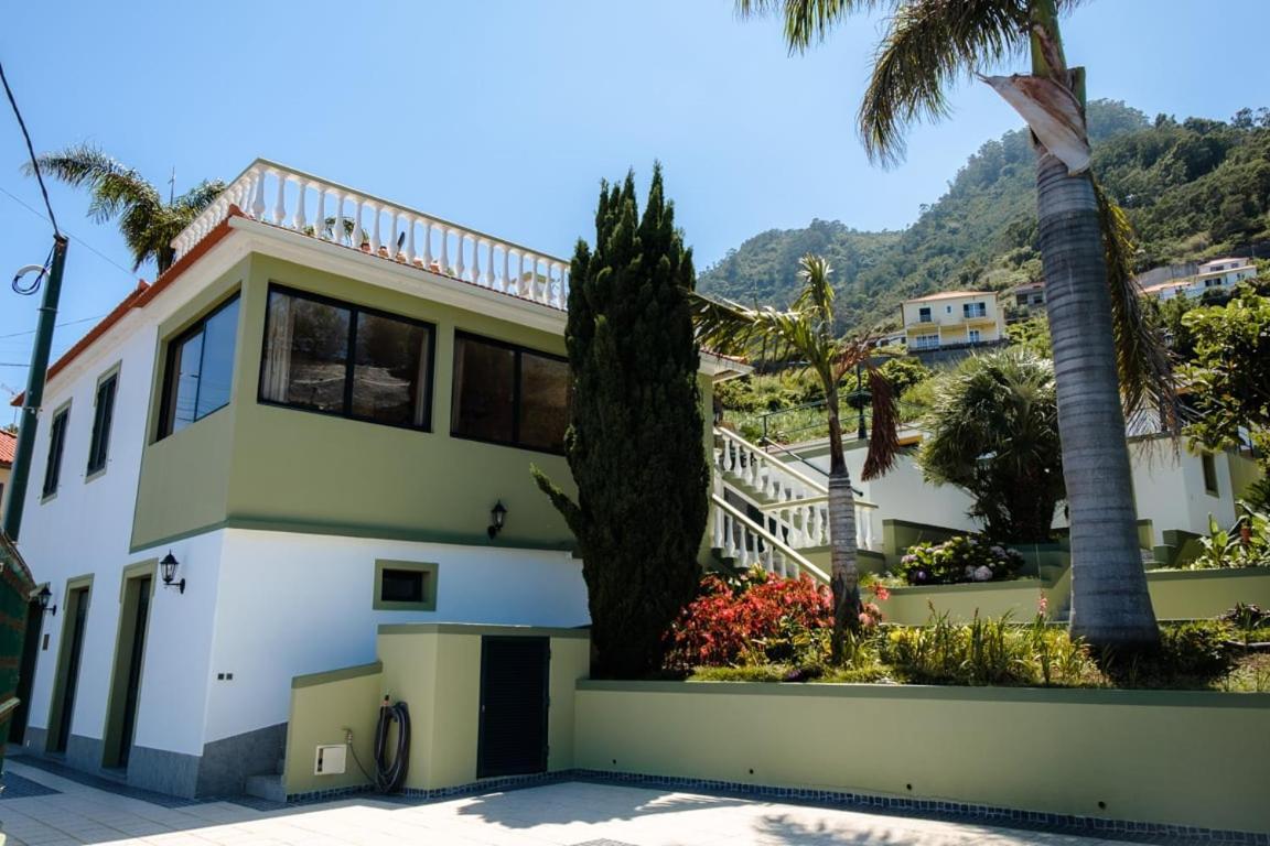 Hôtel Guestready - Hikers Haven à São Roque do Faial Extérieur photo