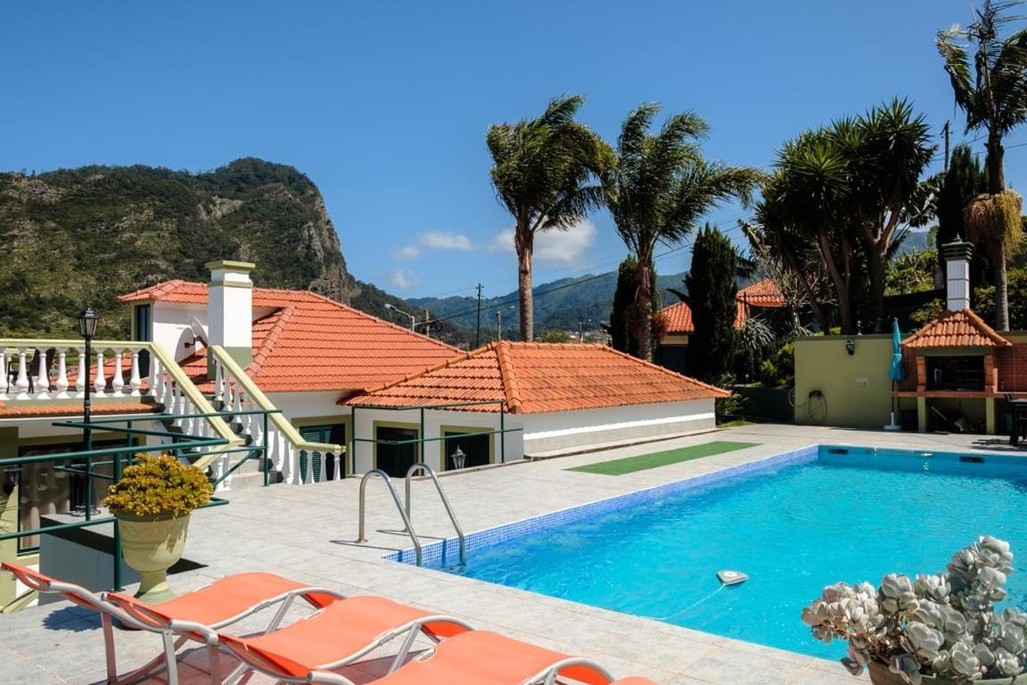Hôtel Guestready - Hikers Haven à São Roque do Faial Extérieur photo