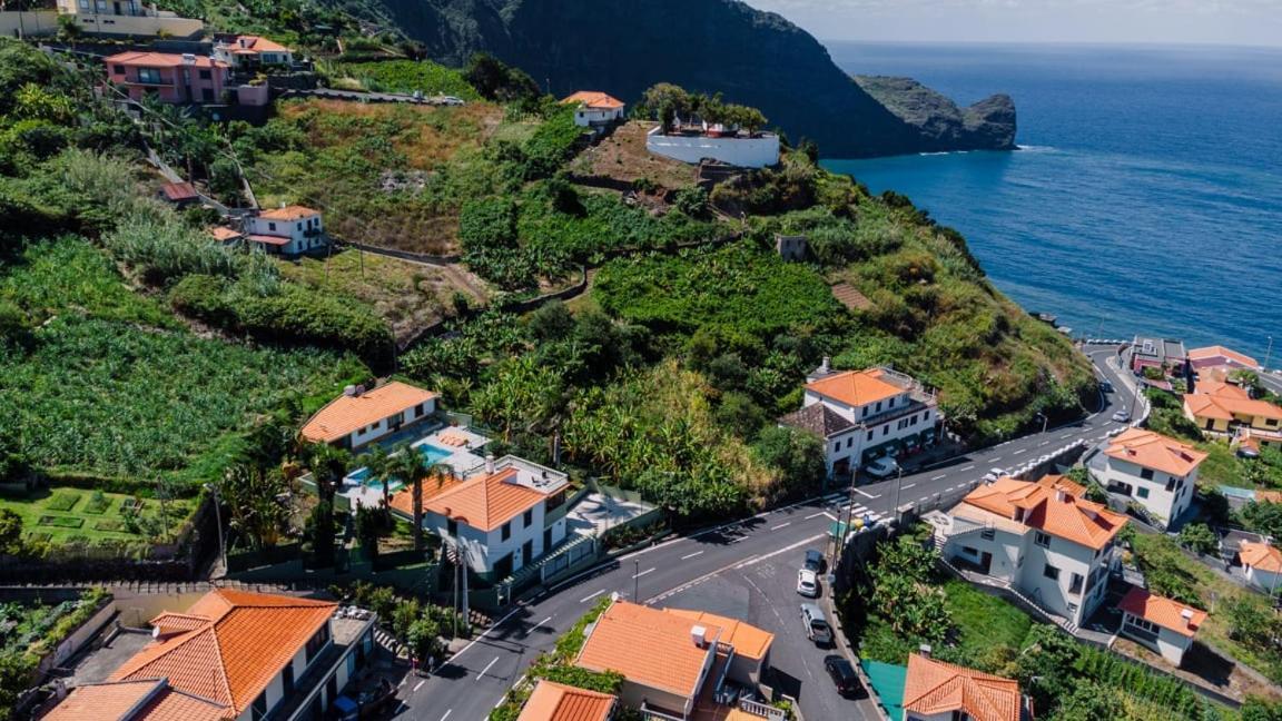 Hôtel Guestready - Hikers Haven à São Roque do Faial Extérieur photo