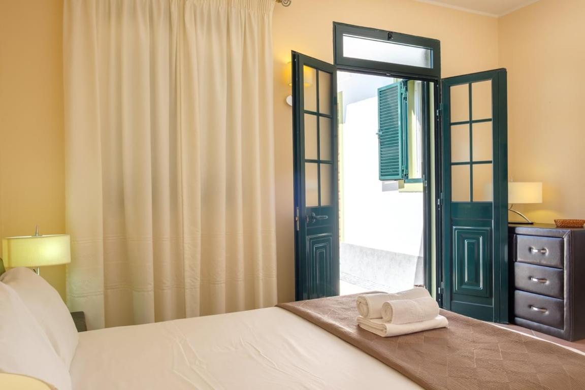 Hôtel Guestready - Hikers Haven à São Roque do Faial Extérieur photo