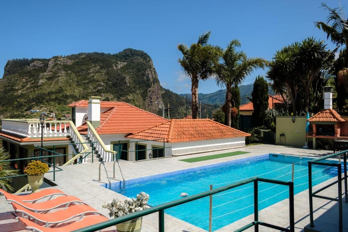 Hôtel Guestready - Hikers Haven à São Roque do Faial Extérieur photo