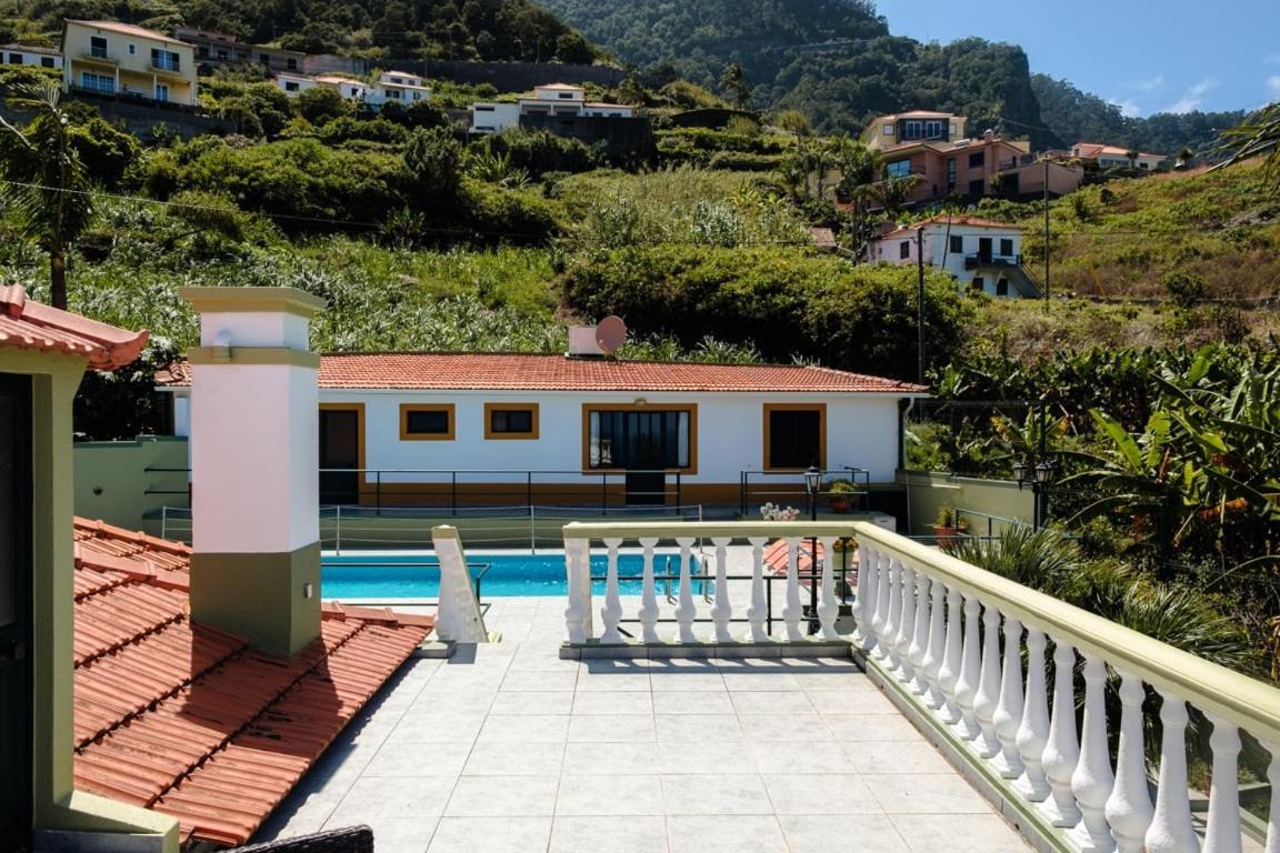 Hôtel Guestready - Hikers Haven à São Roque do Faial Extérieur photo