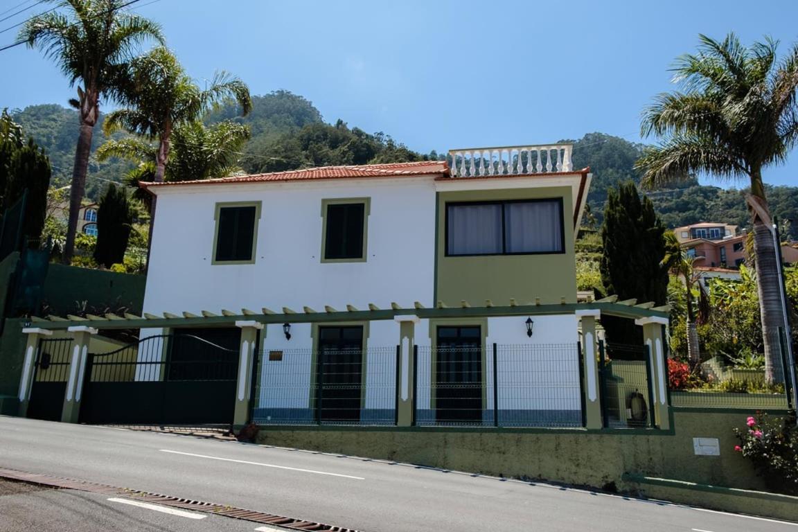Hôtel Guestready - Hikers Haven à São Roque do Faial Extérieur photo